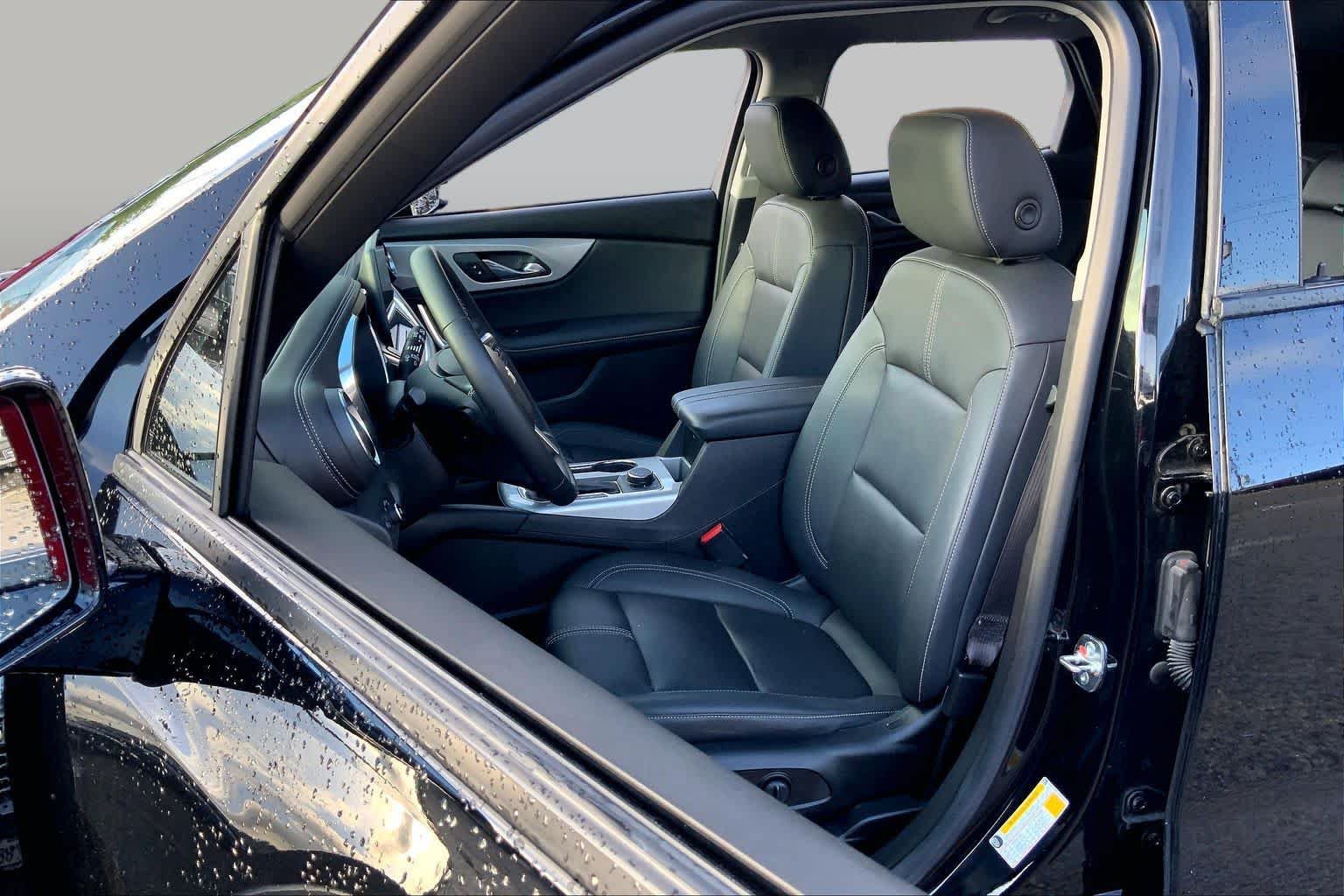 Used 2024 Chevrolet Blazer LT FWD image 8