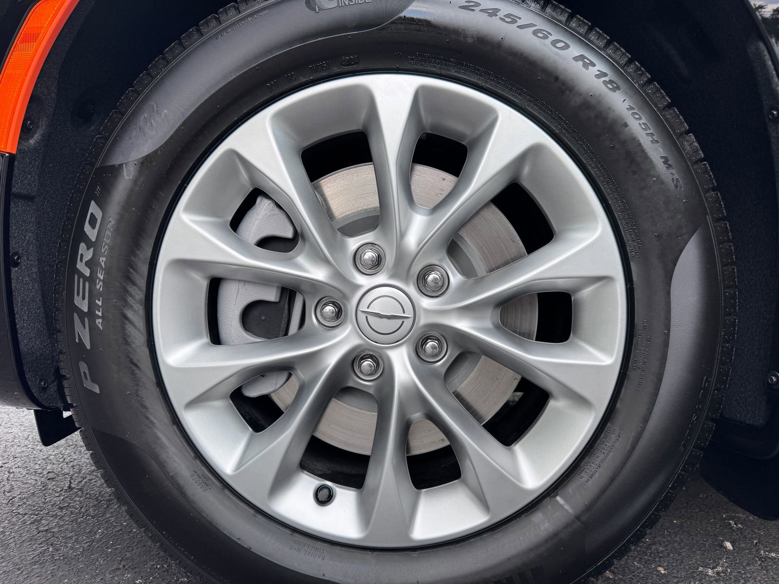 New 2025 Chrysler Pacifica Select w/ Uconnect Theater Family Group image 34