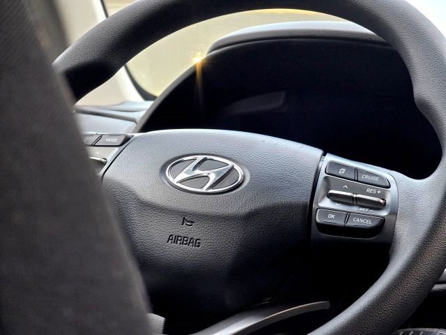 Used 2021 Hyundai Kona SE image 13