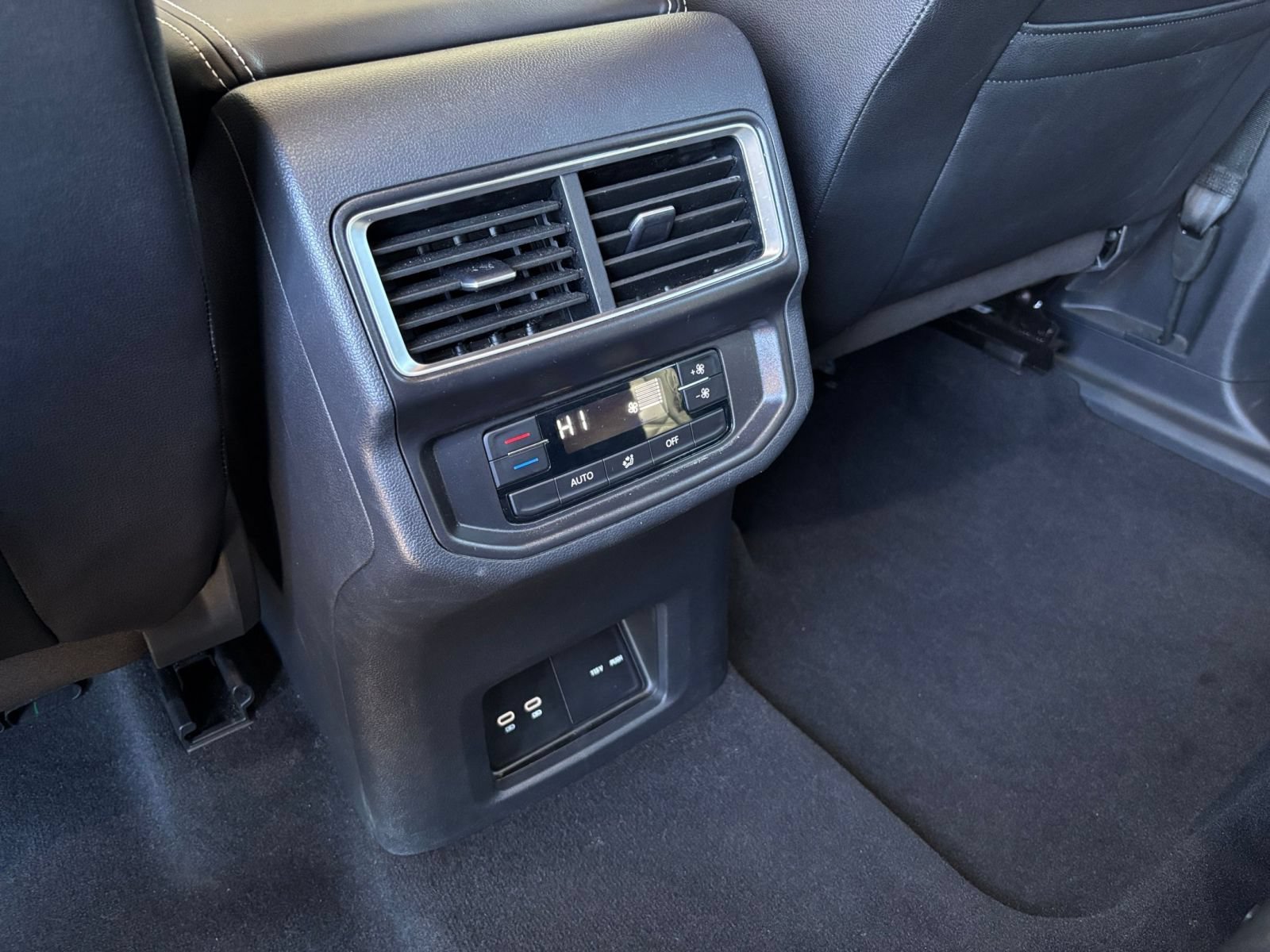 Used 2026 Volkswagen Atlas SE FWD image 24