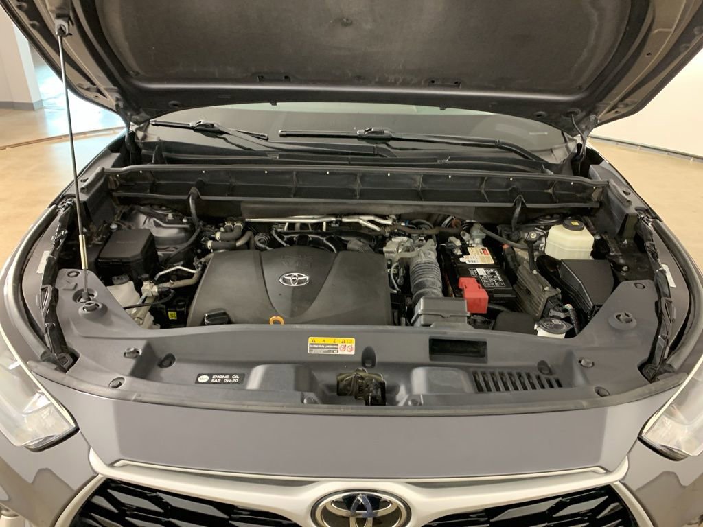 Used 2022 Toyota Highlander XLE FWD image 44