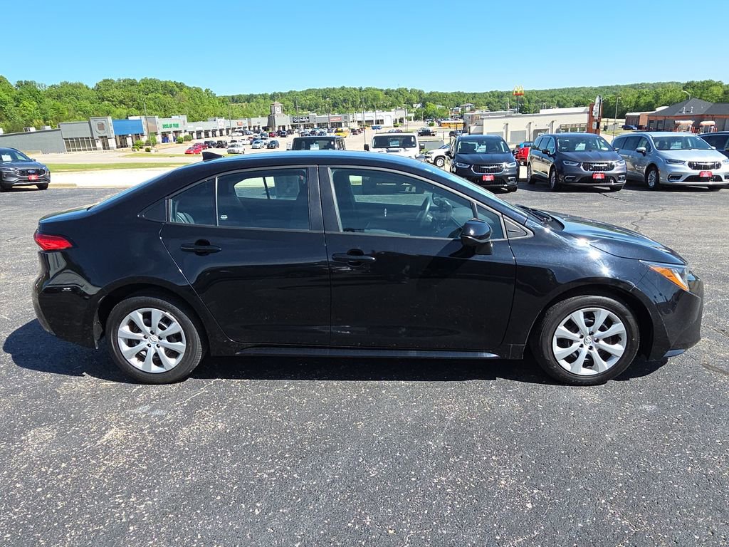 Used 2024 Toyota Corolla LE FWD image 9