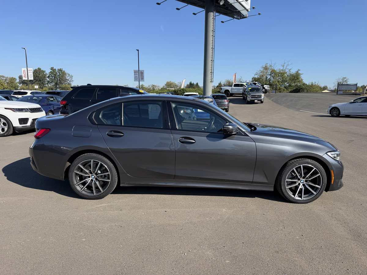 Used 2019 BMW 330i xDrive Sedan AWD/4WD image 9
