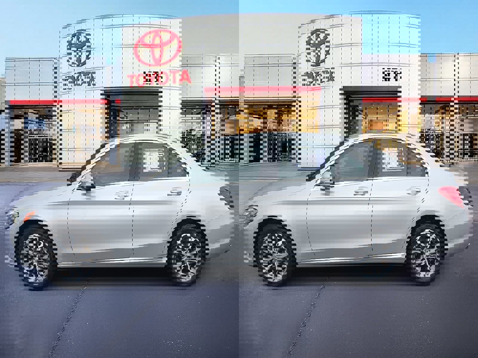 Used 2015 Mercedes-Benz C 300 4MATIC Sedan image 8