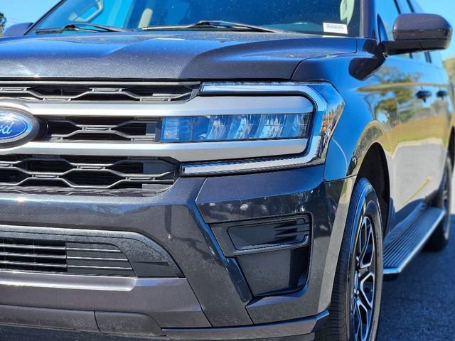 Used 2023 Ford Expedition Max XLT image 9