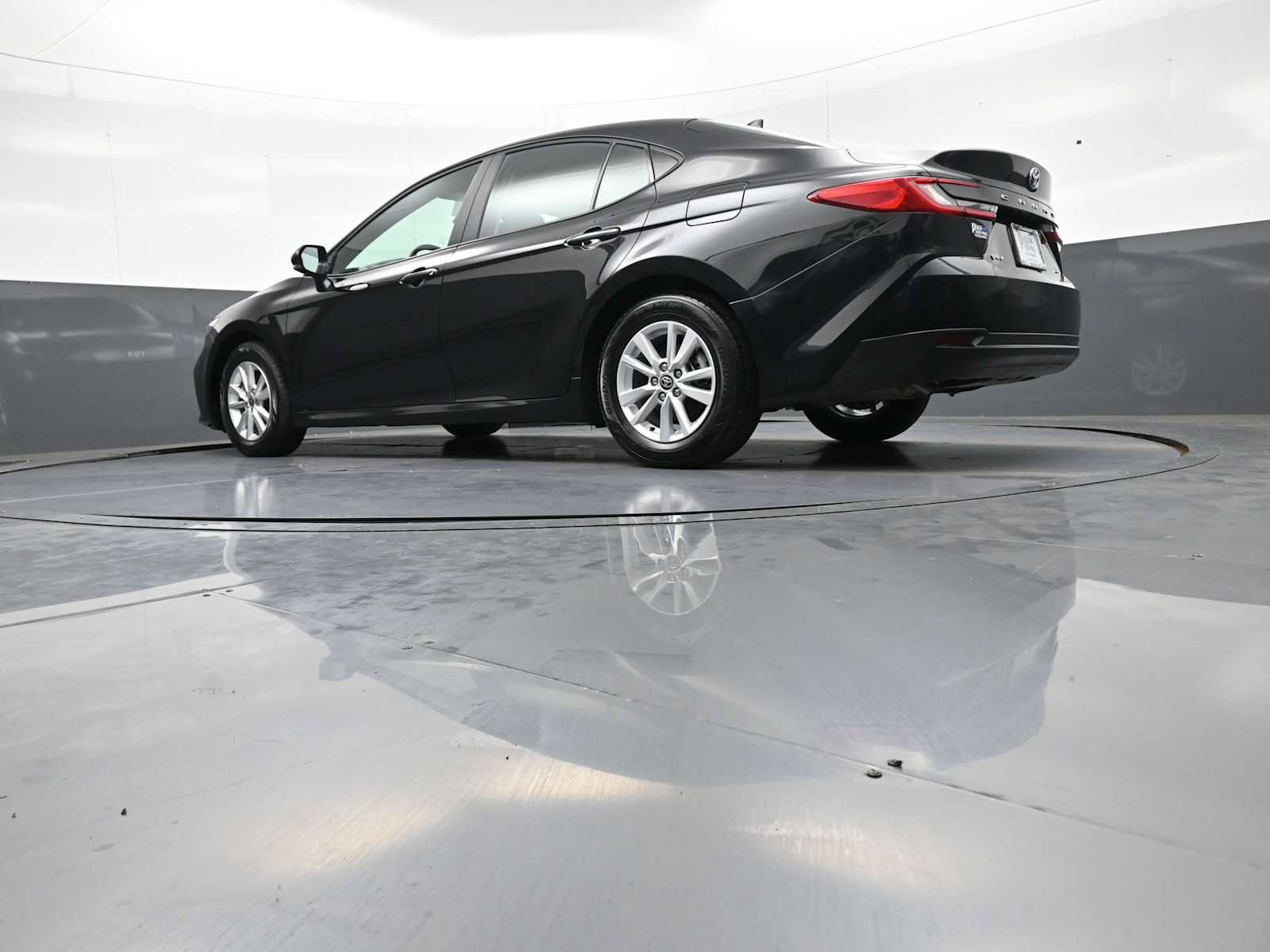 Used 2026 Toyota Camry LE FWD image 30