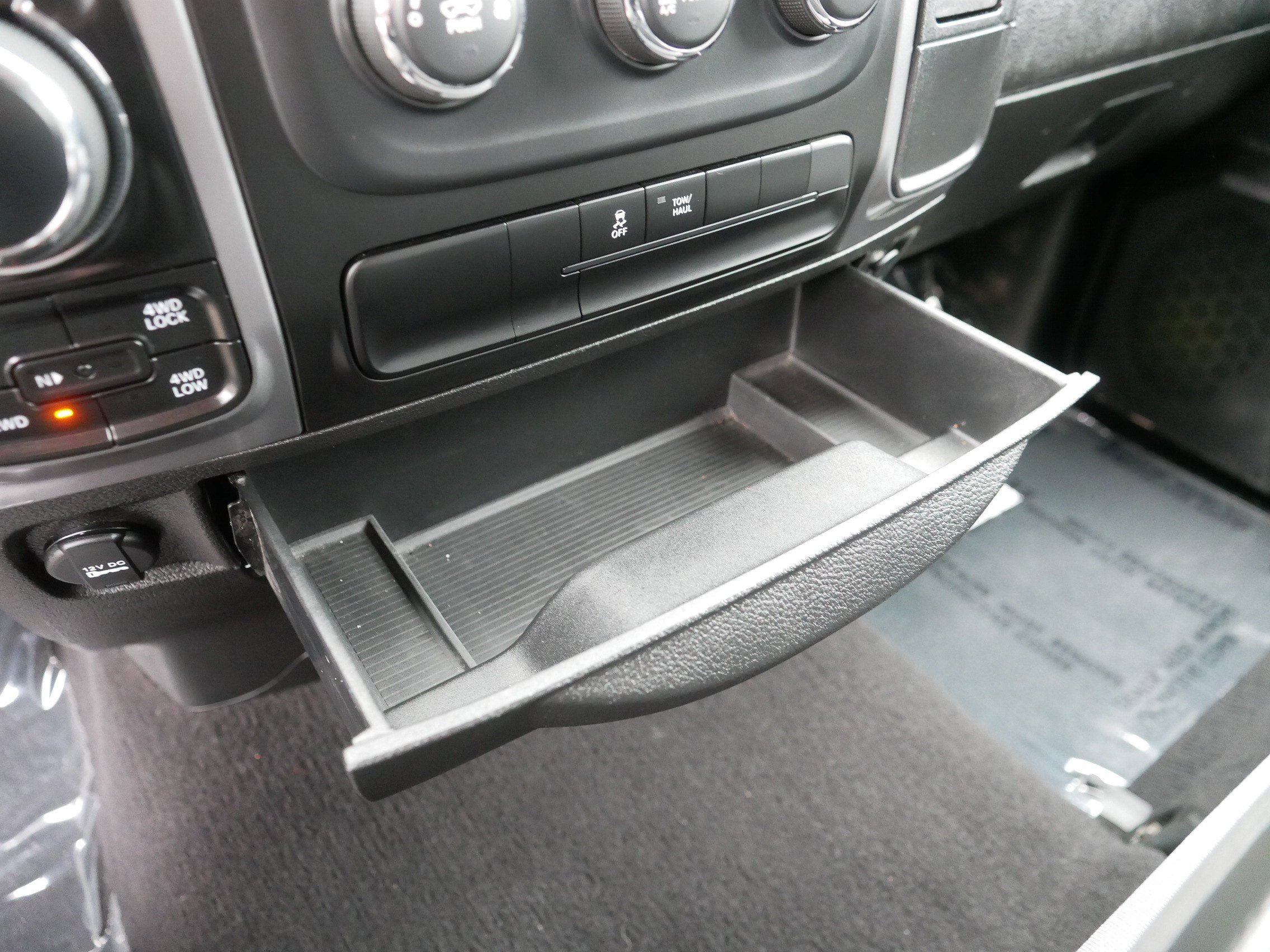 Certified 2024 RAM 1500 Classic SLT image 32