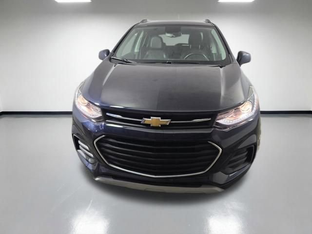 Used 2021 Chevrolet Trax LT w/ Driver Confidence Package image 2