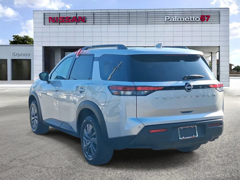 Used 2024 Nissan Pathfinder SV FWD image 4