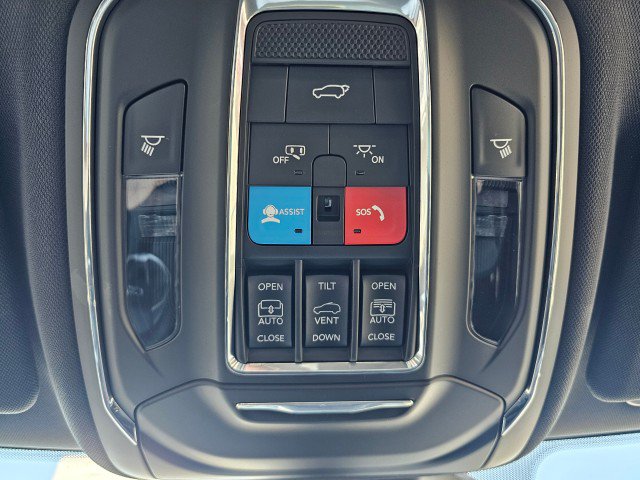 Certified 2024 Jeep Grand Cherokee Limited w/ Luxury Tech Group II AWD/4WD image 40