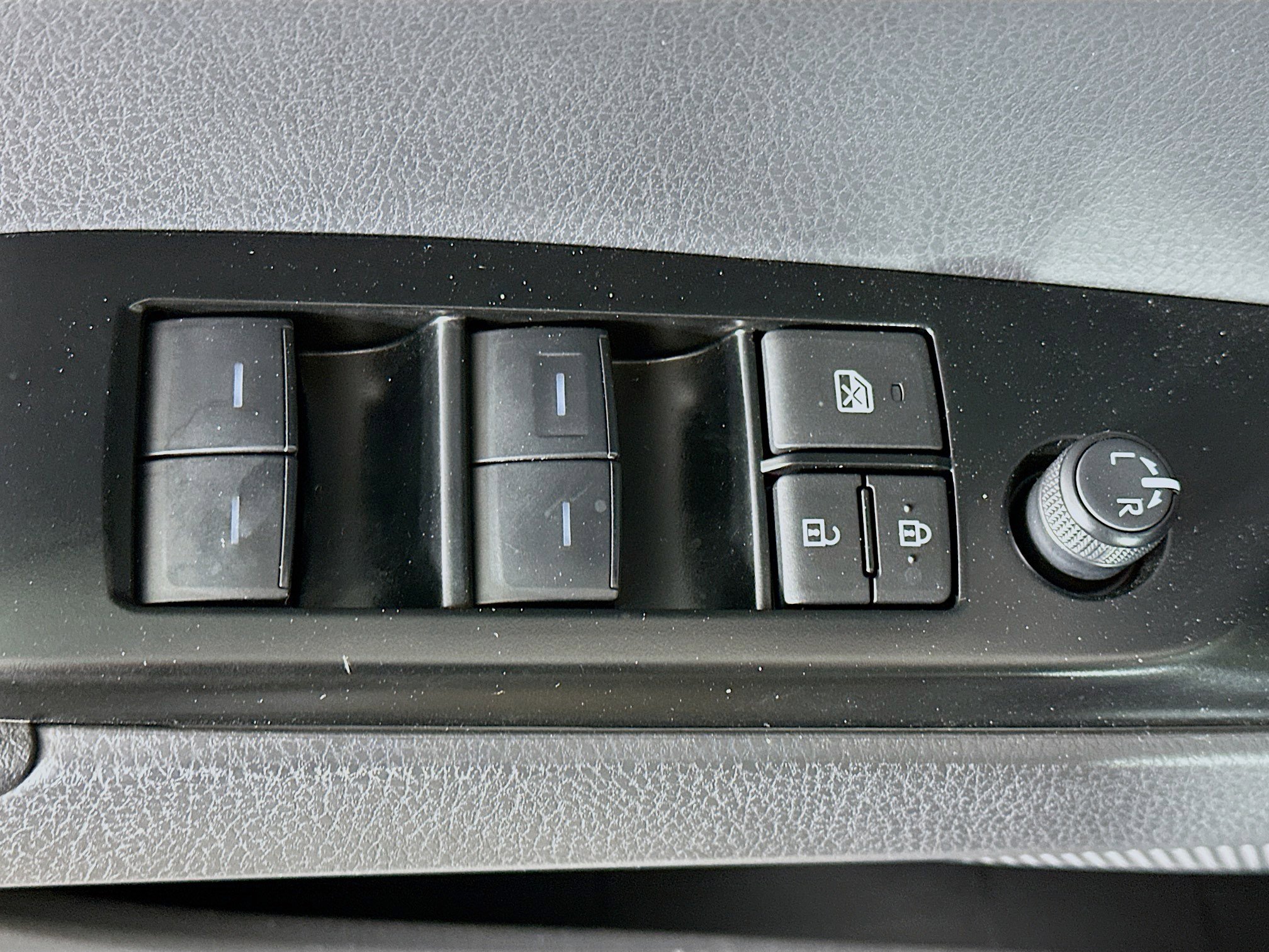 Used 2025 Toyota Camry SE image 15