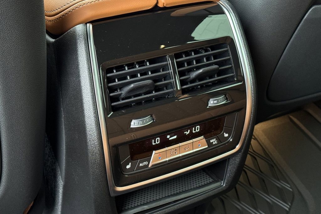 New 2026 BMW X5 sDrive40i w/ Climate Comfort Package image 13
