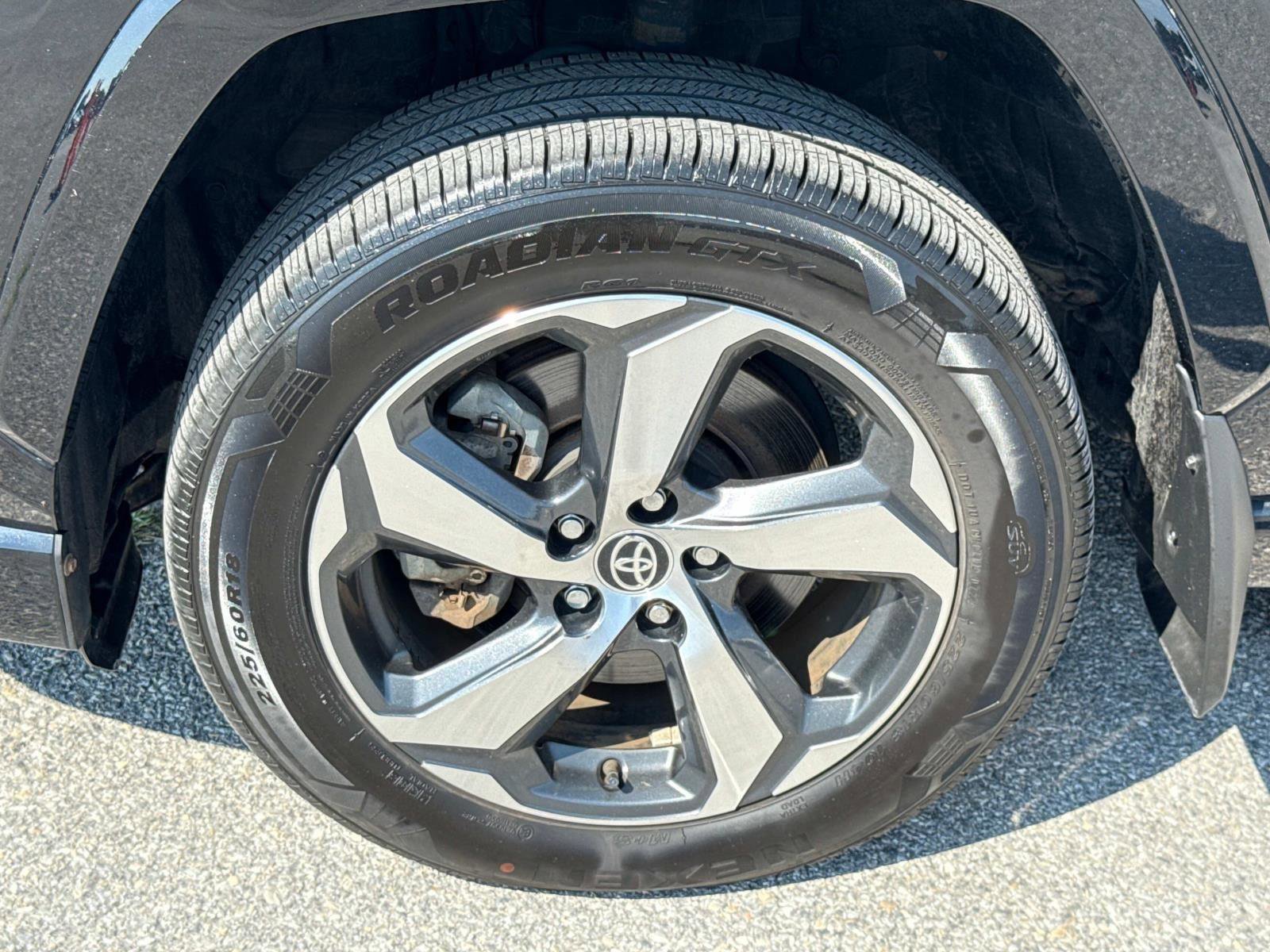 Used 2021 Toyota RAV4 SE image 29