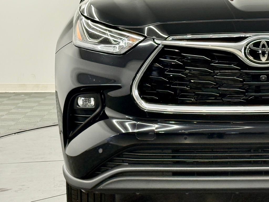 Used 2026 Toyota Highlander Limited image 7
