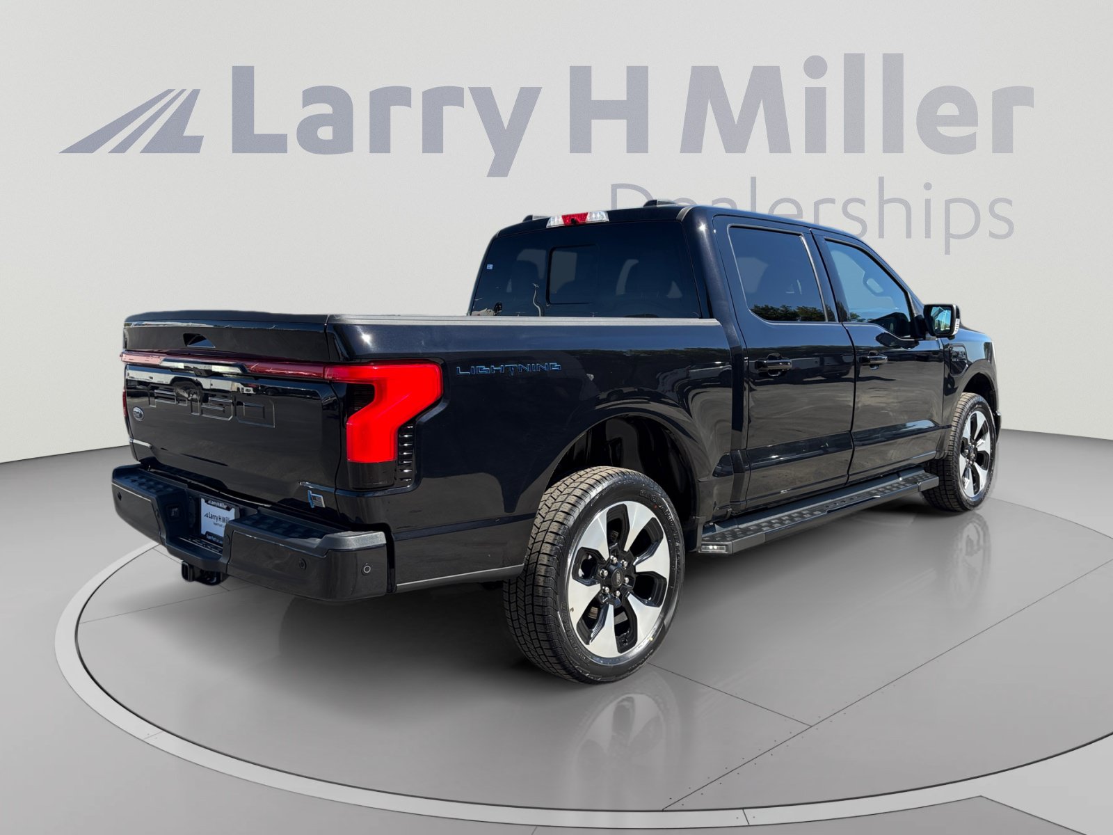 Certified 2023 Ford F150 Lightning Platinum AWD/4WD image 5