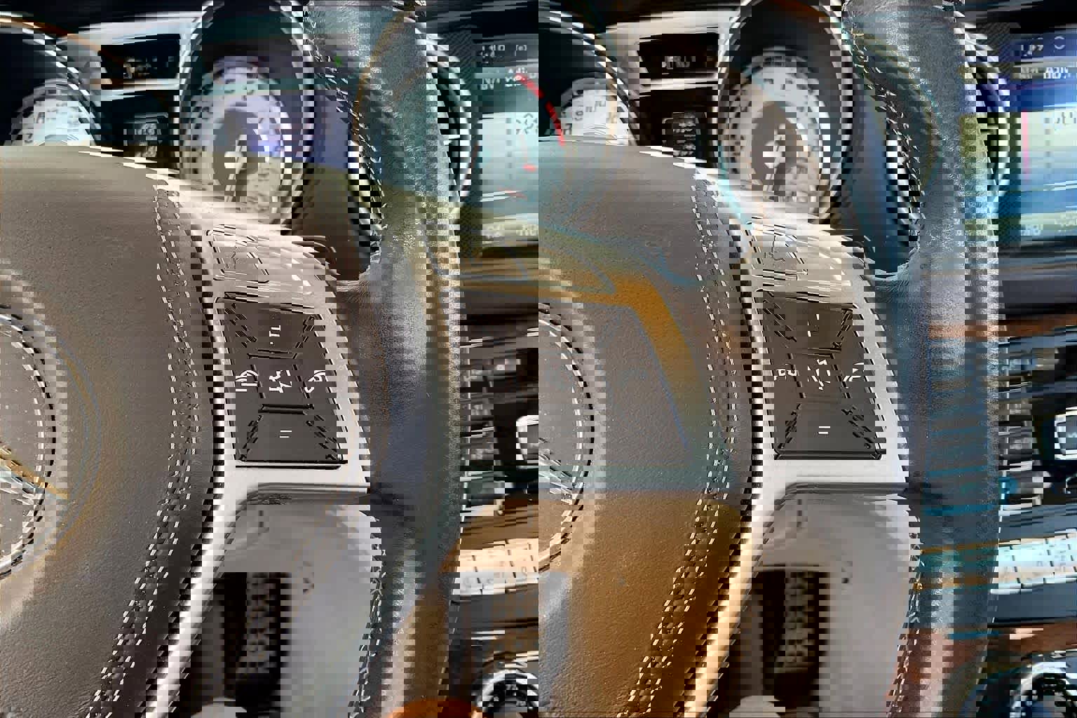 Used 2014 Mercedes-Benz SL 550 image 22