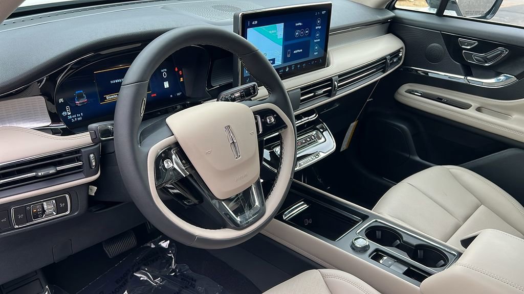 New 2025 Lincoln Corsair Premiere w/ Equipment Group 101A image 10