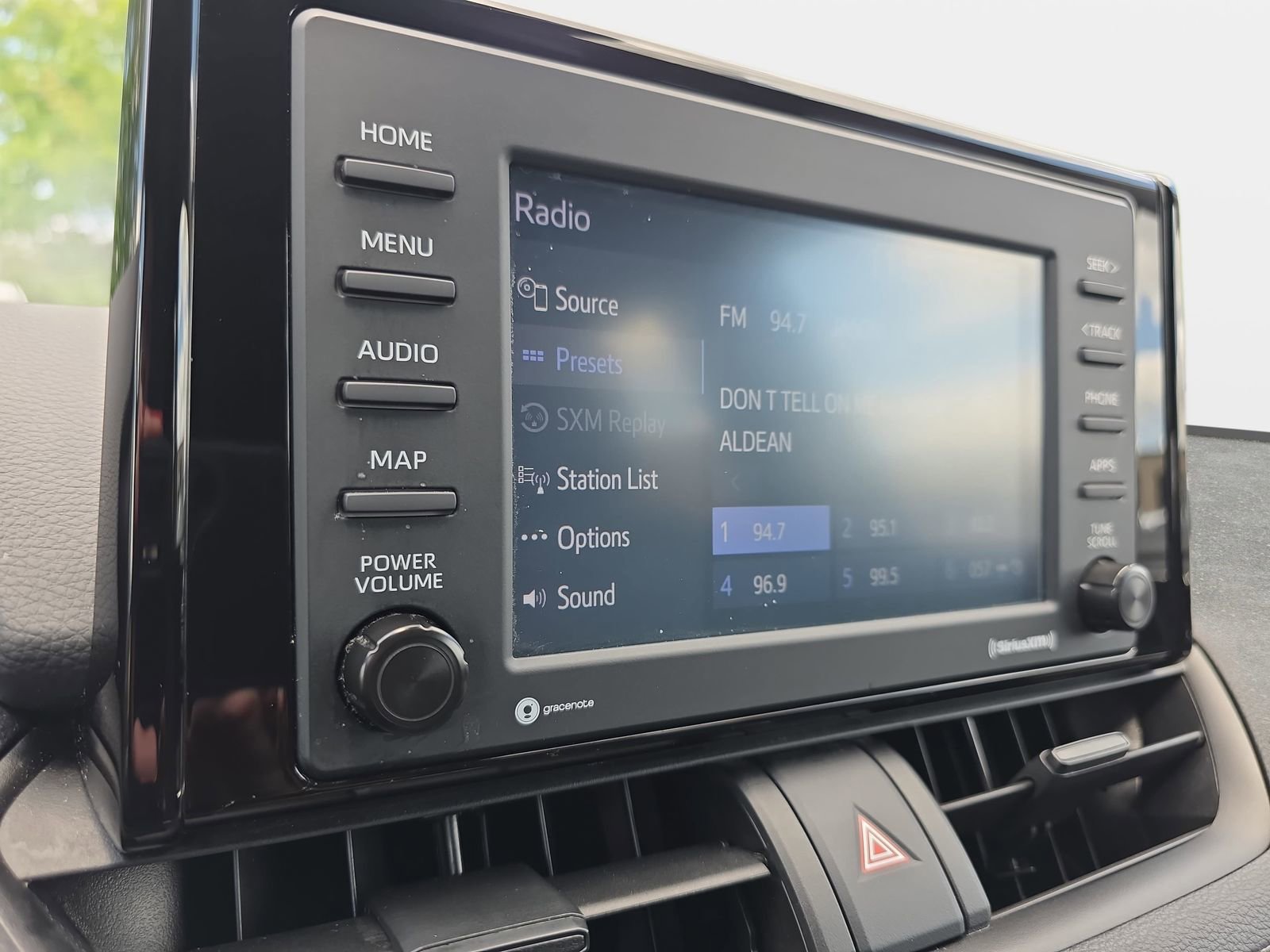 Used 2022 Toyota RAV4 XLE w/ Convenience Package FWD image 21