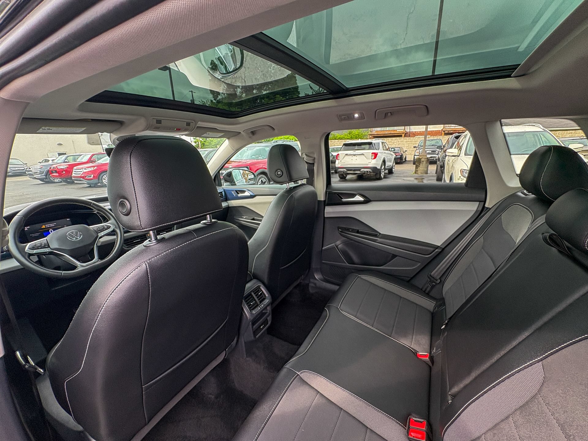Used 2022 Volkswagen Taos SE FWD image 26