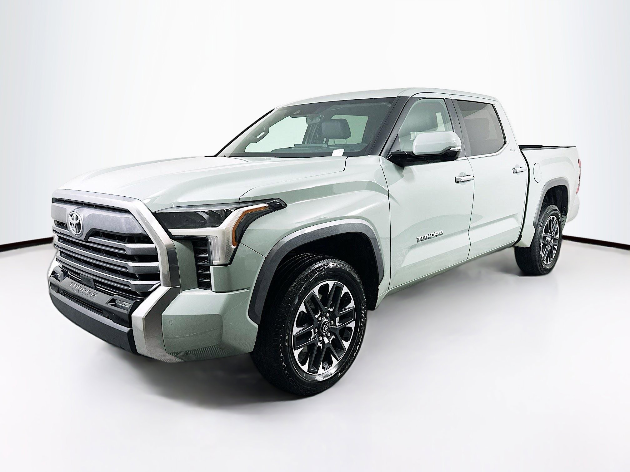 Used 2025 Toyota Tundra Limited image 3