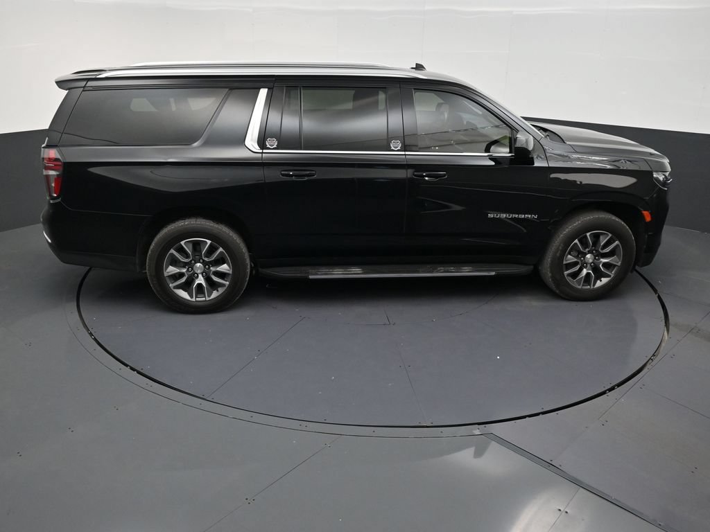 Used 2024 Chevrolet Suburban LS RWD image 17