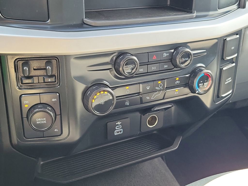 Used 2025 Ford F250 XLT image 32