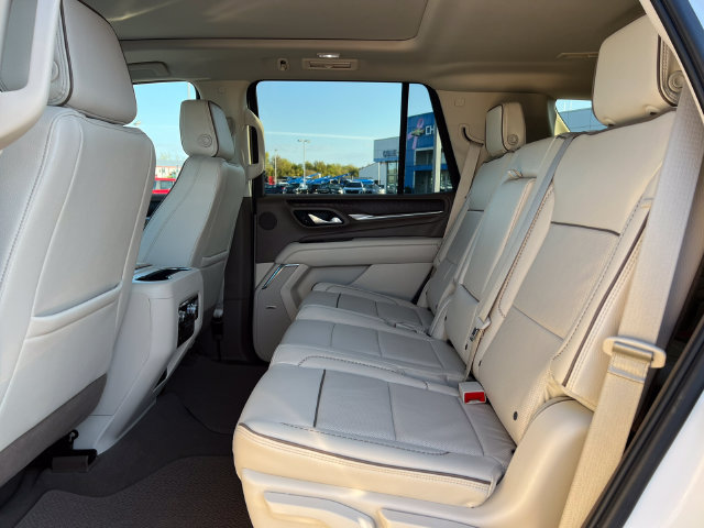Used 2024 GMC Yukon Denali AWD/4WD image 5