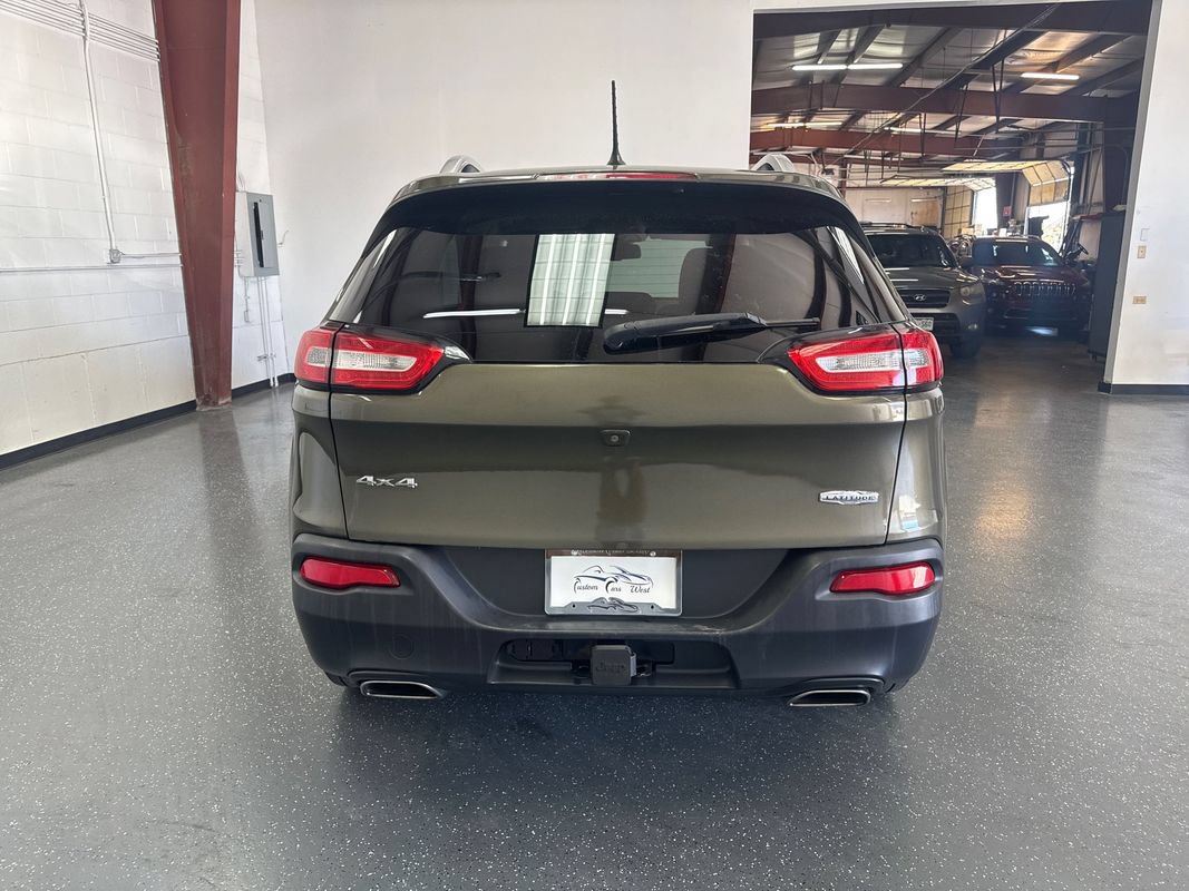 Used 2015 Jeep Cherokee Latitude w/ Comfort/Convenience Group AWD/4WD image 5