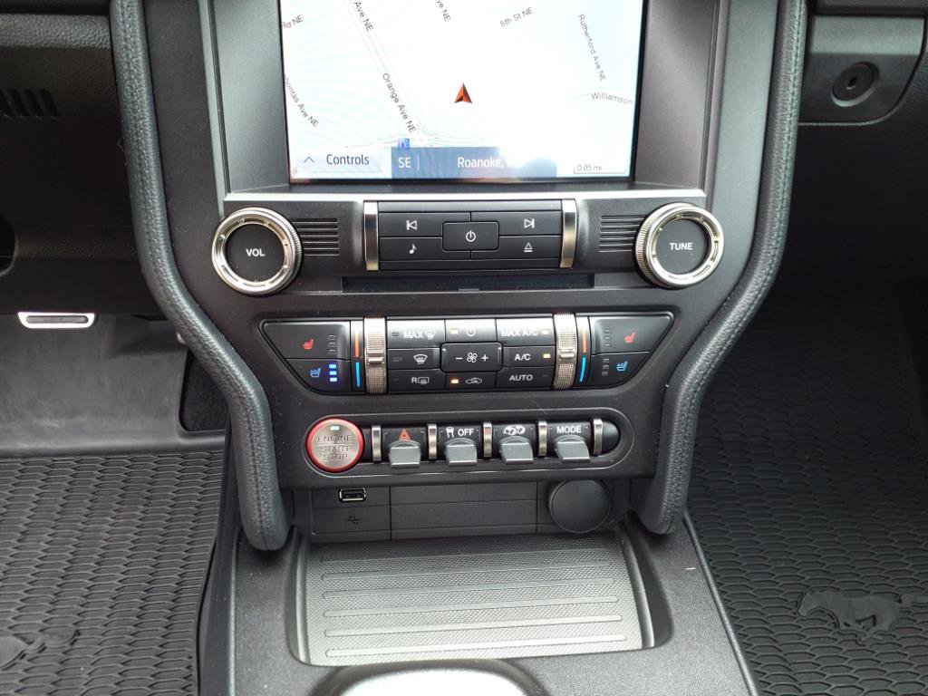 Used 2022 Ford Mustang Shelby GT500 w/ Technology Package image 18