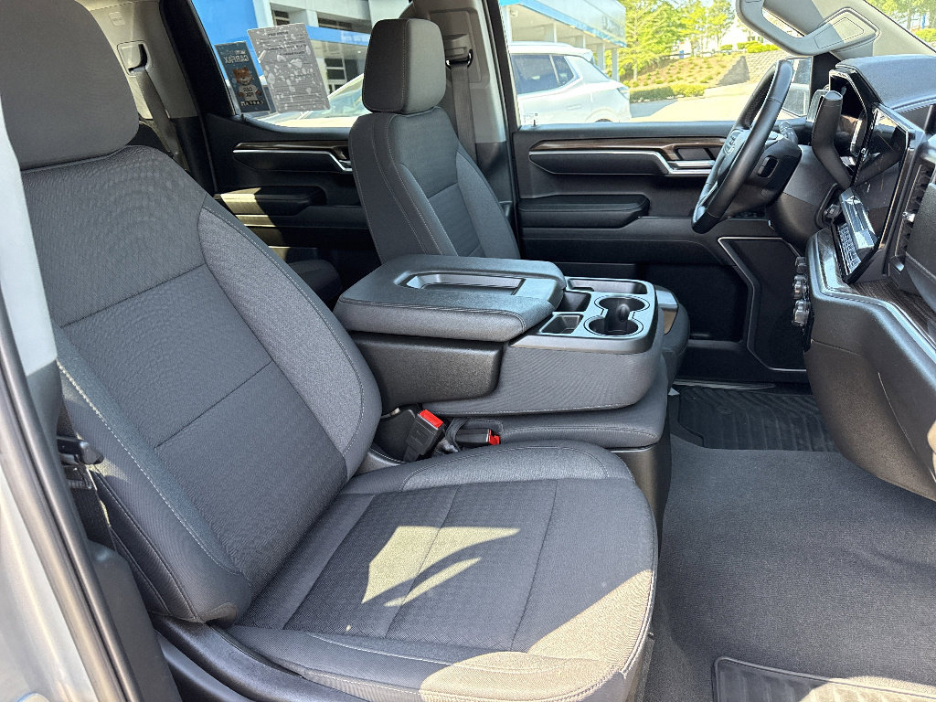 Used 2025 Chevrolet Silverado 1500 LT RWD image 27