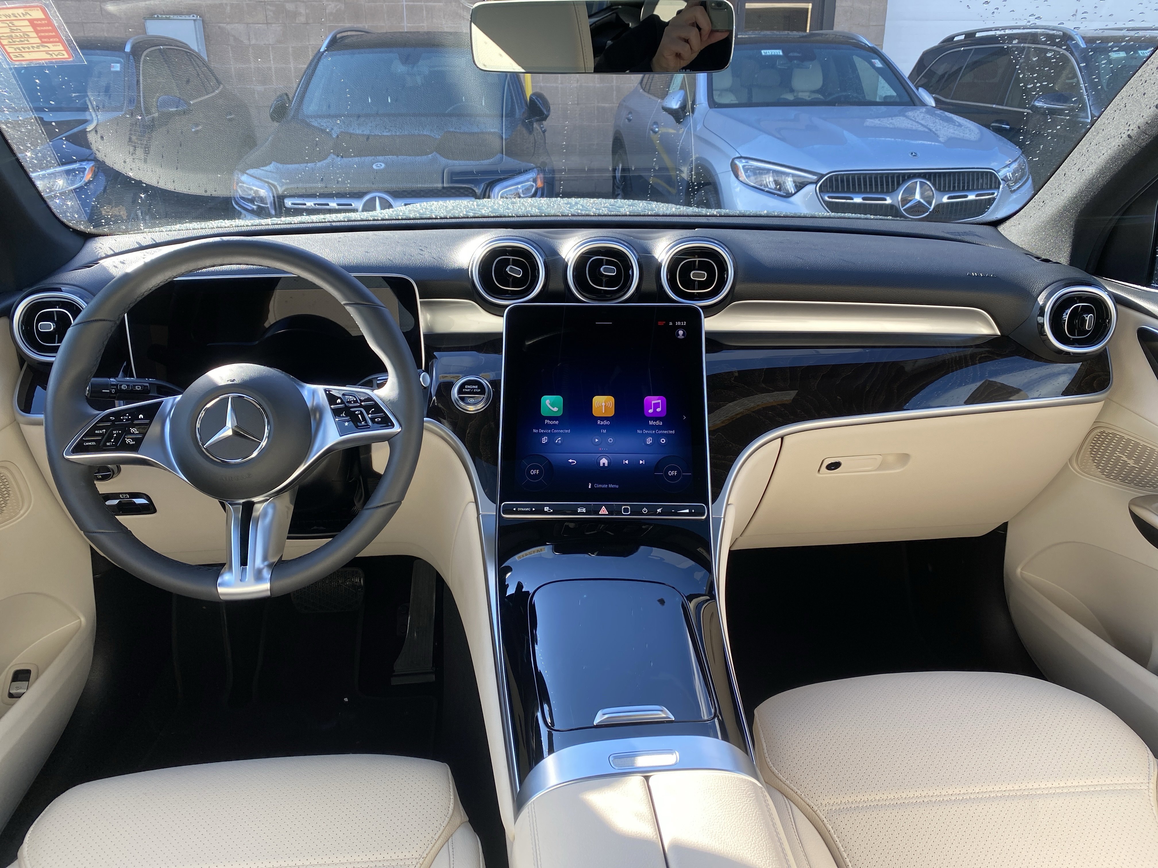 Used 2025 Mercedes-Benz GLC 300 4MATIC image 11