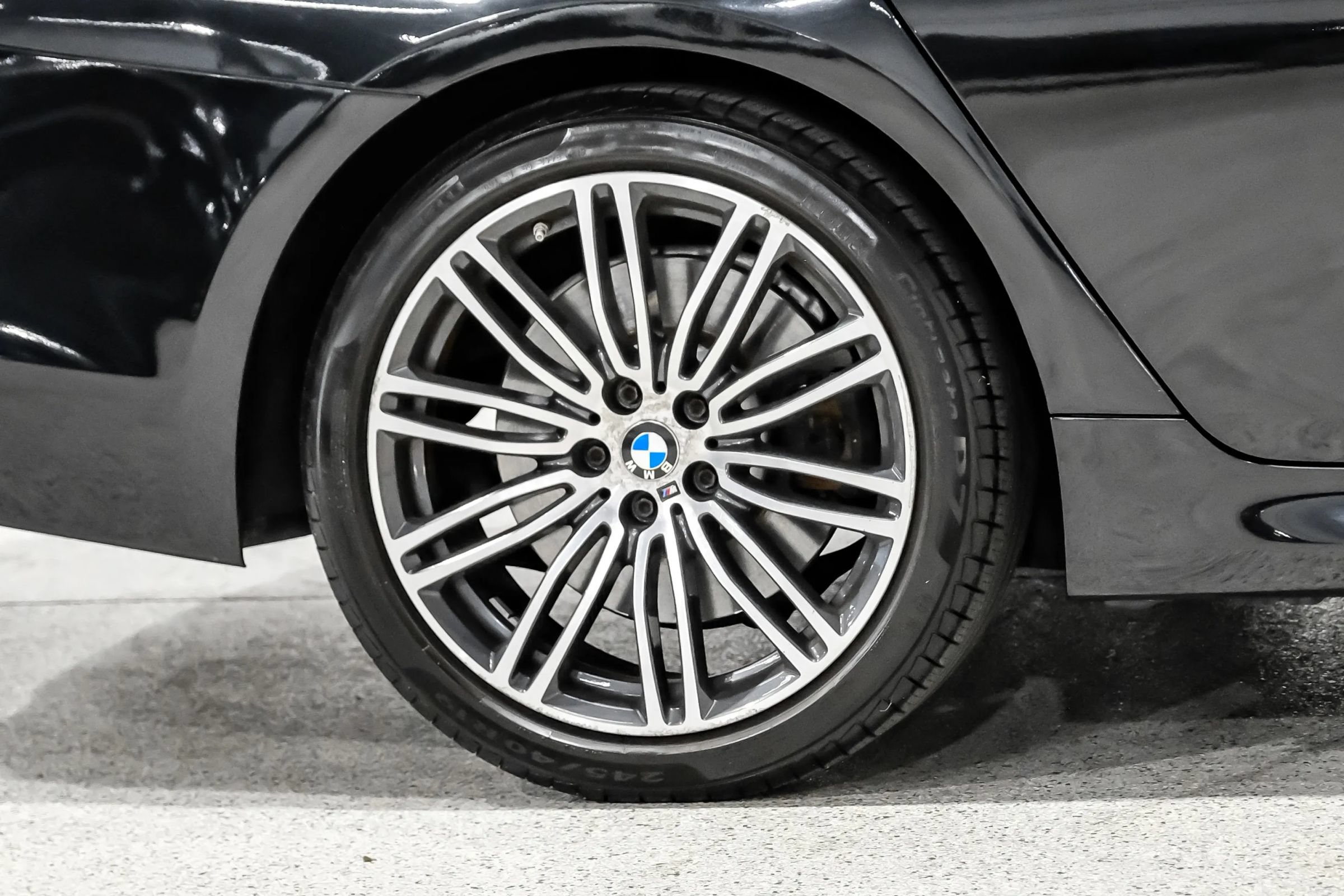 Used 2017 BMW 540i RWD image 57