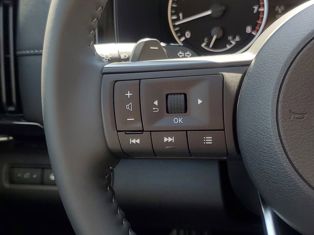 New 2025 Nissan Pathfinder SV w/ Black Appearance Package image 16