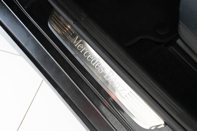 Used 2021 Mercedes-Benz GLC 300 image 4