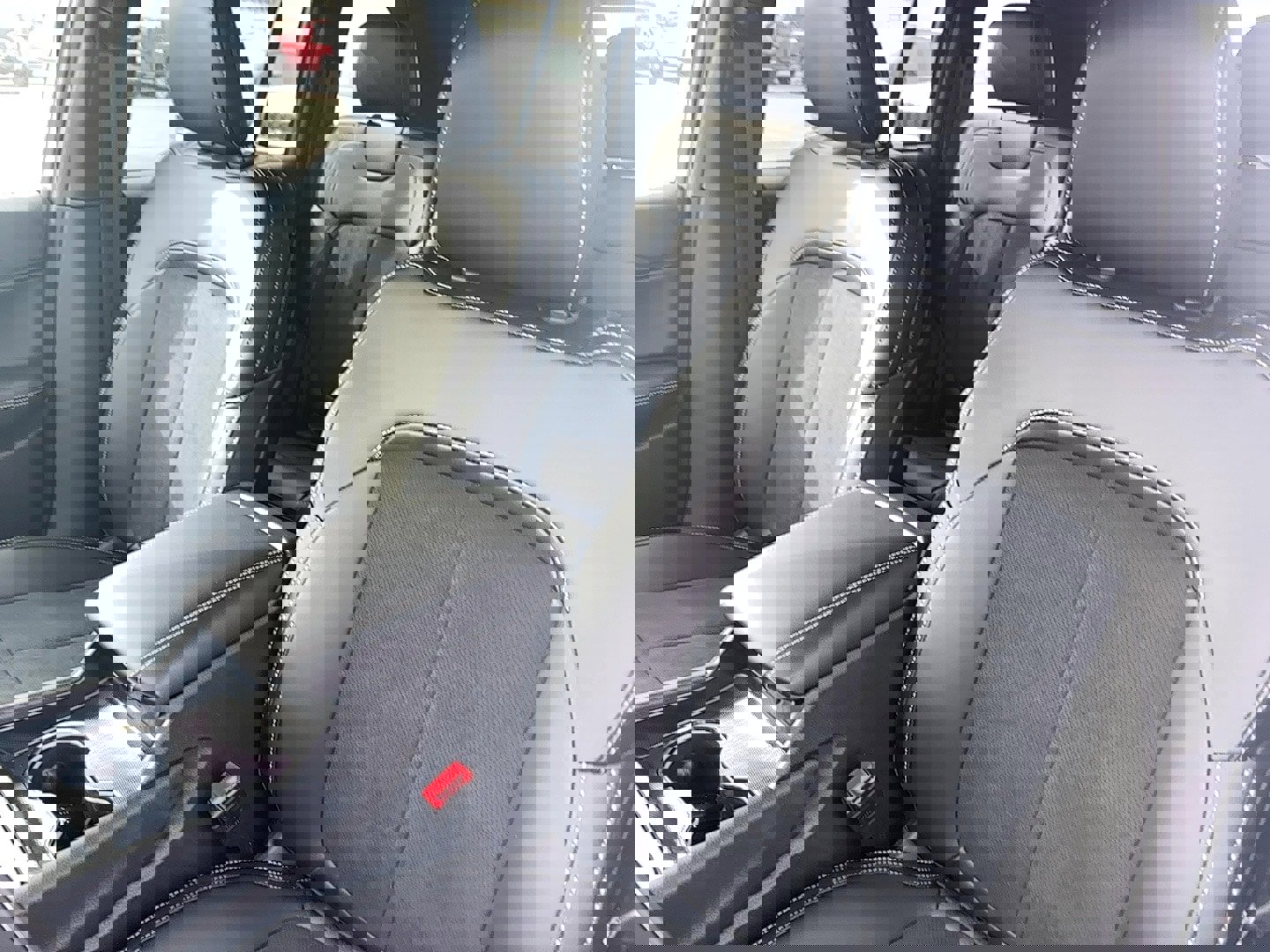 New 2025 Jeep Grand Cherokee Altitude image 15