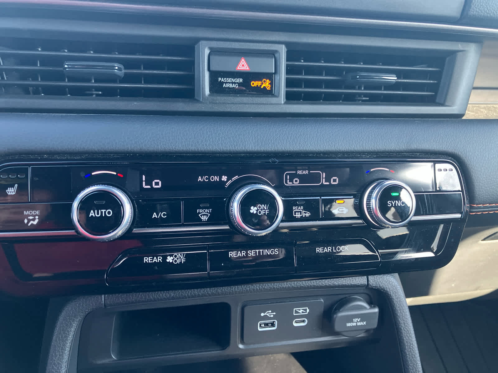 Used 2025 Honda Pilot TrailSport image 28