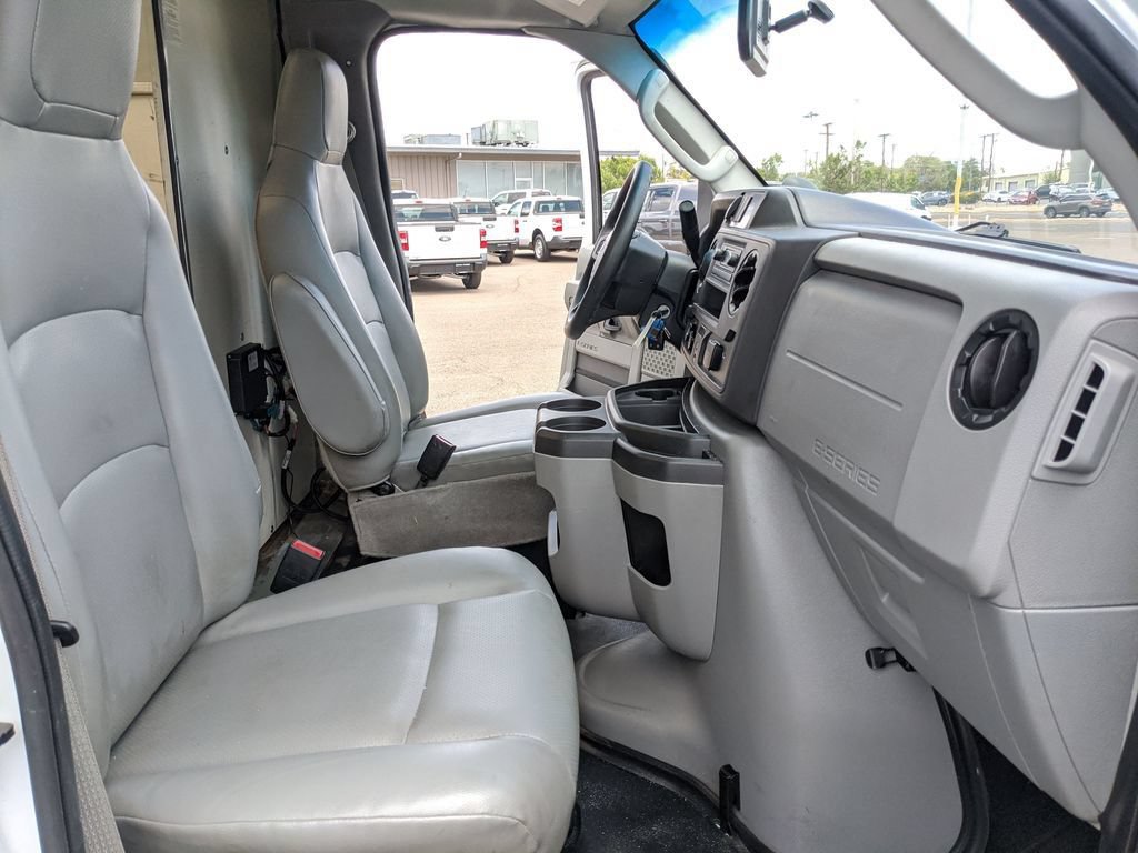 Used 2025 Ford E-450 and Econoline 450 Super Duty w/ Power Equipment Group RWD image 16