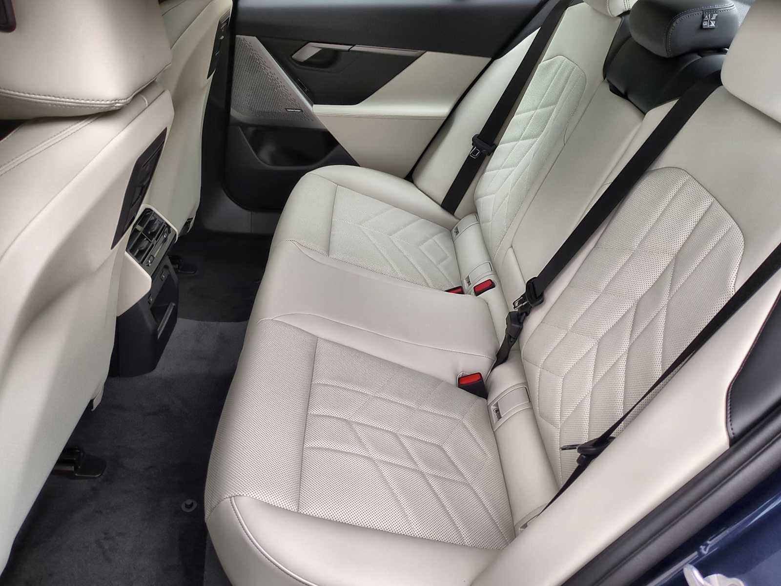 New 2026 BMW 540i xDrive image 20