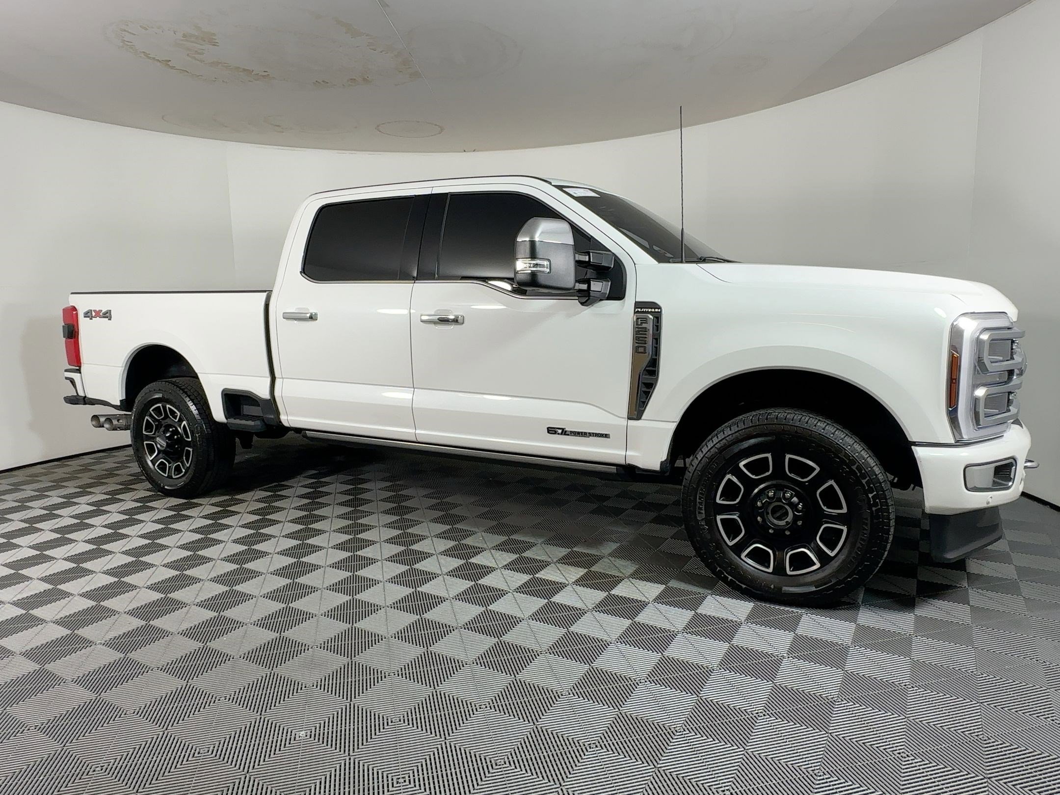 Used 2024 Ford F250 Platinum image 5