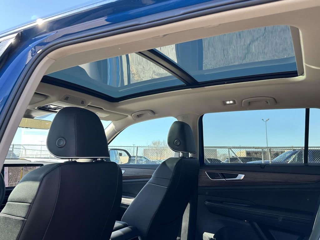 New 2025 Volkswagen Atlas SEL Premium R-Line image 14