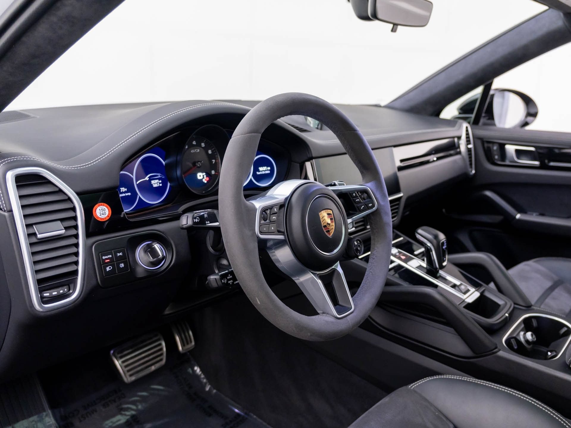 Certified 2022 Porsche Cayenne GTS AWD/4WD image 4