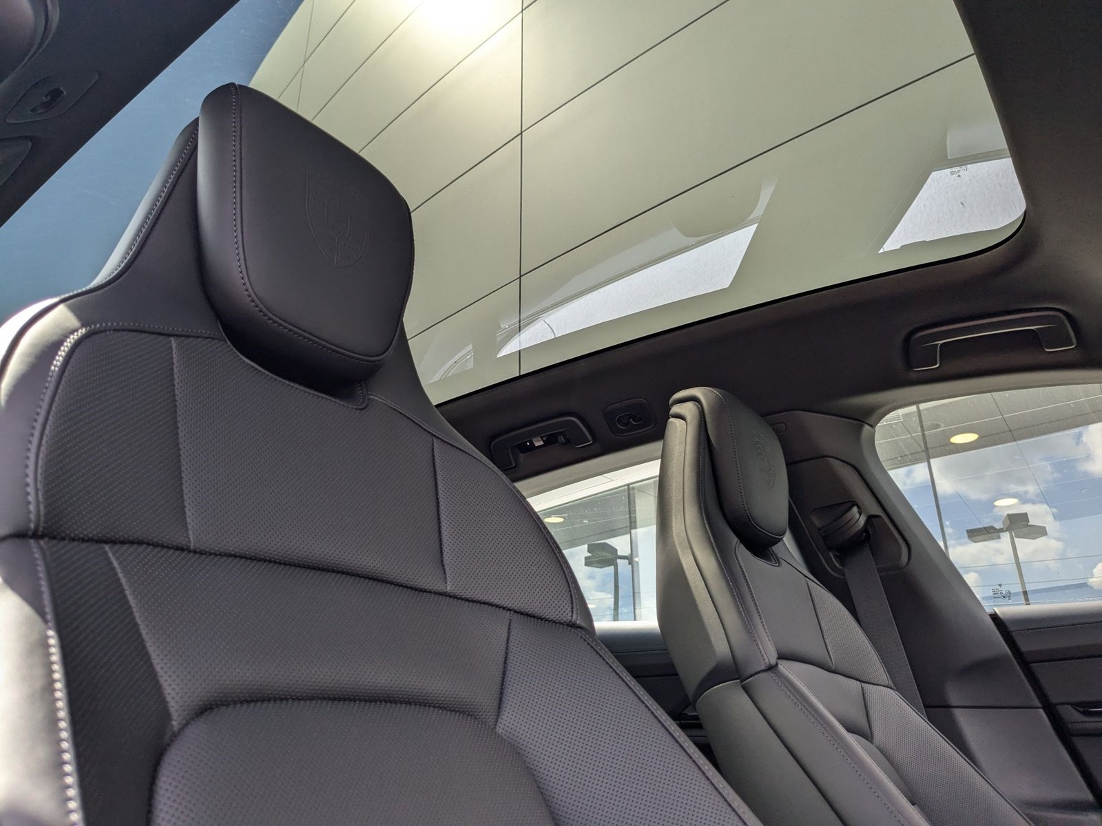 New 2024 Porsche Taycan 4S AWD/4WD image 25