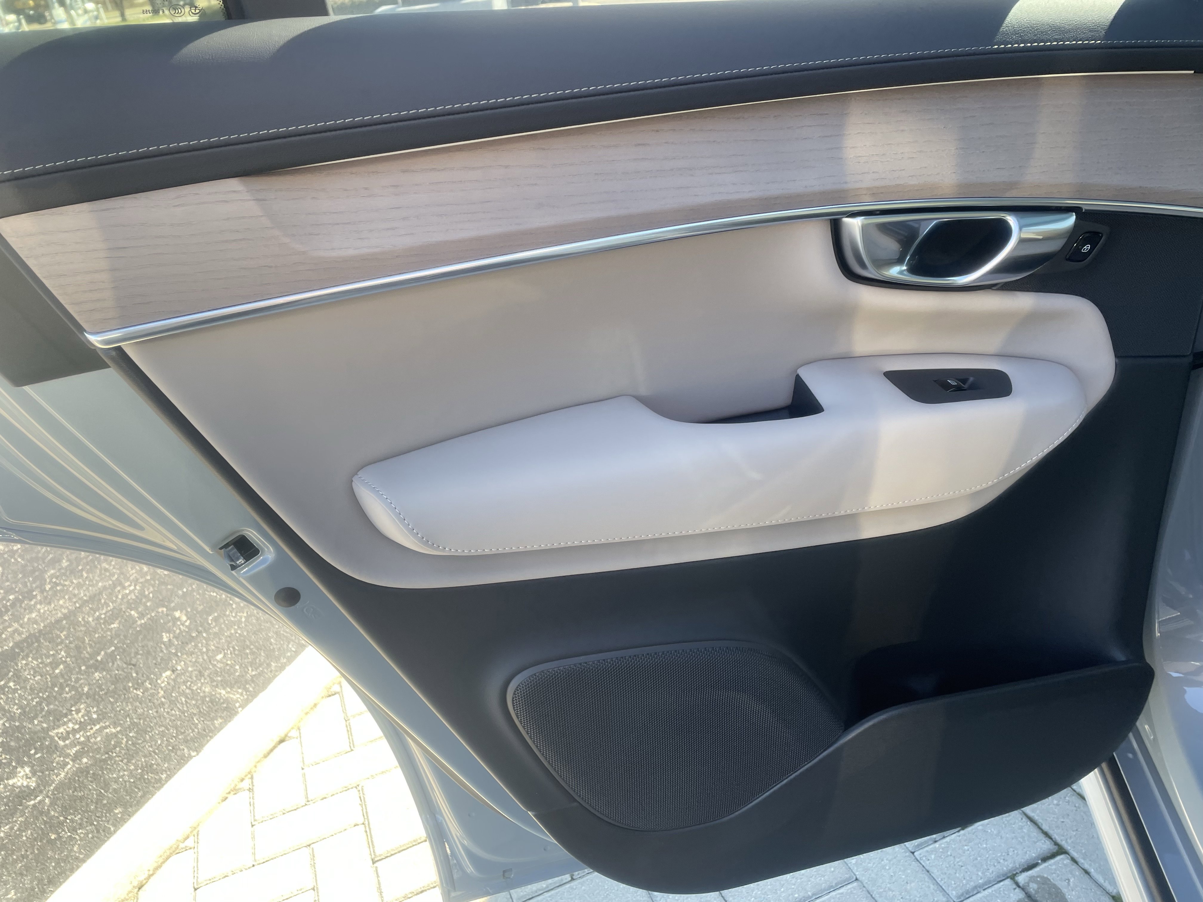 New 2026 Volvo XC90 B6 Plus w/ Protection Package Premier image 11