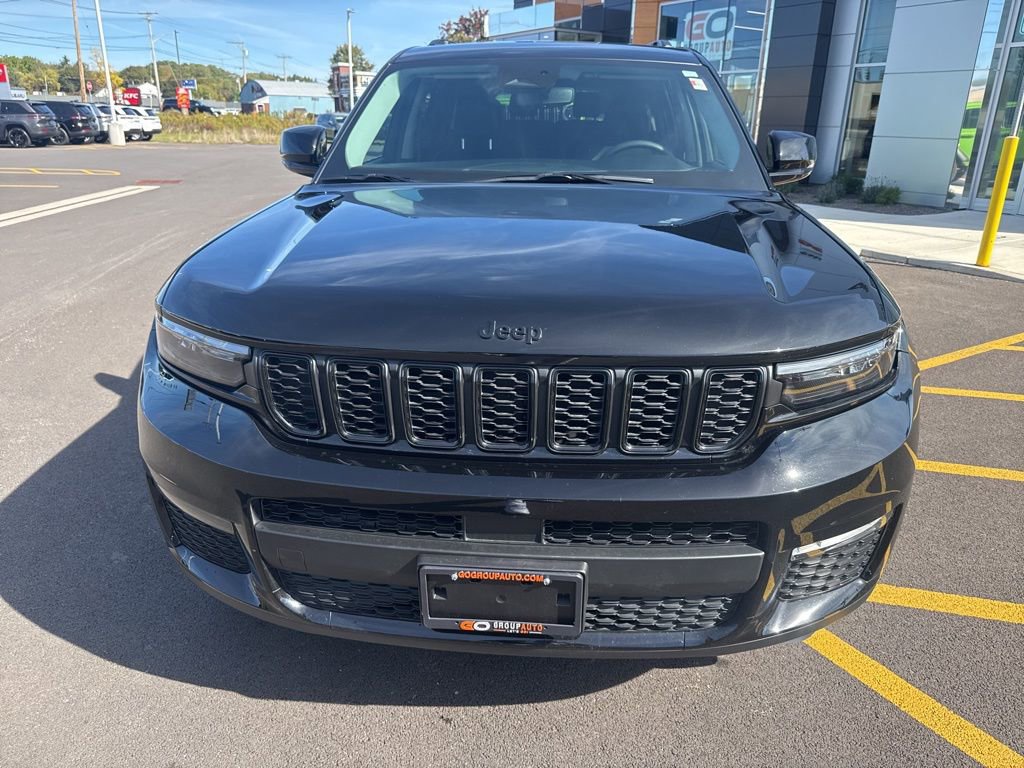 Used 2023 Jeep Grand Cherokee L Limited w/ Black Appearance Package image 2