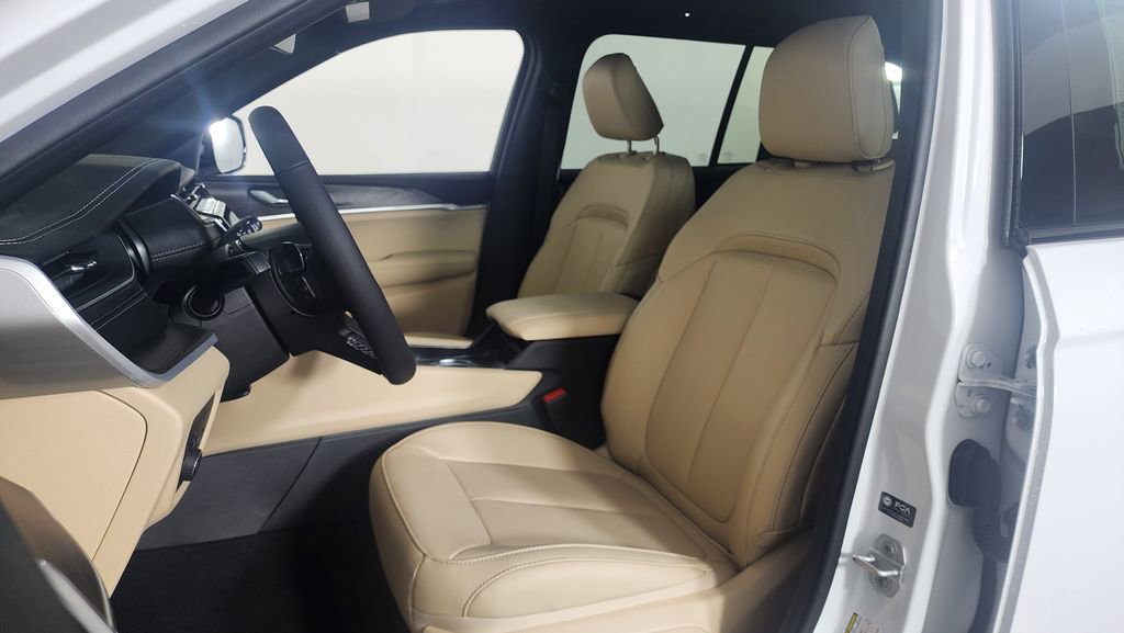 New 2025 Jeep Grand Cherokee Limited image 14