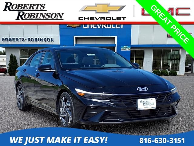 Used 2025 Hyundai Elantra SEL FWD image 1