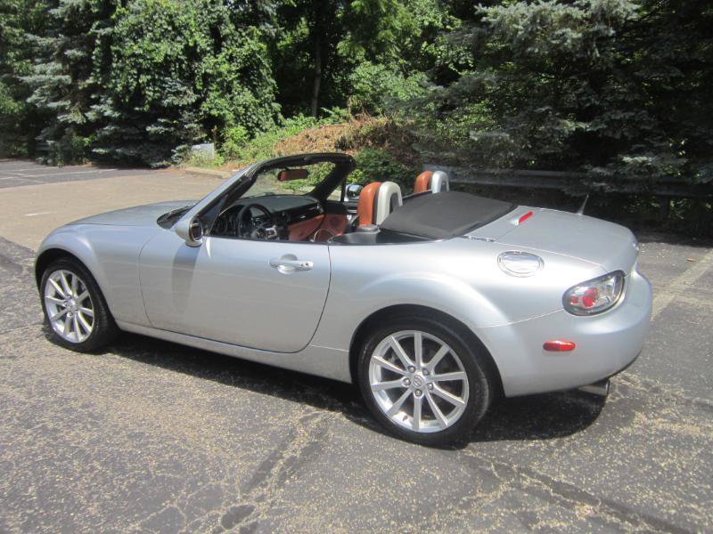 Used 2006 MAZDA MX-5 Miata Grand Touring RWD image 3
