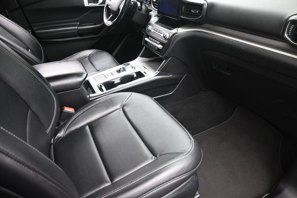 Used 2020 Ford Explorer XLT RWD image 9