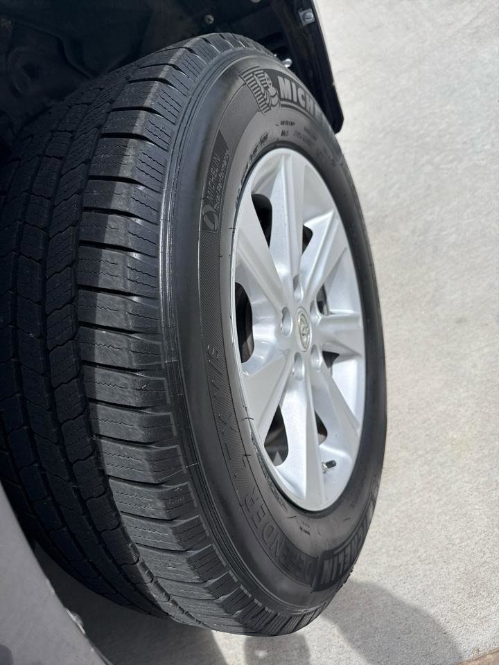 Used 2012 Toyota Highlander SE FWD image 20