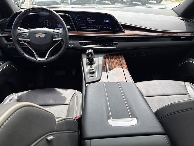 Used 2024 Cadillac Escalade ESV Premium Luxury image 24